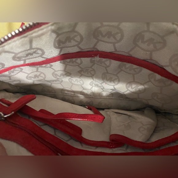 Michael Kors Billy Medium Fringe Messenger Bag - Picture 6 of 10